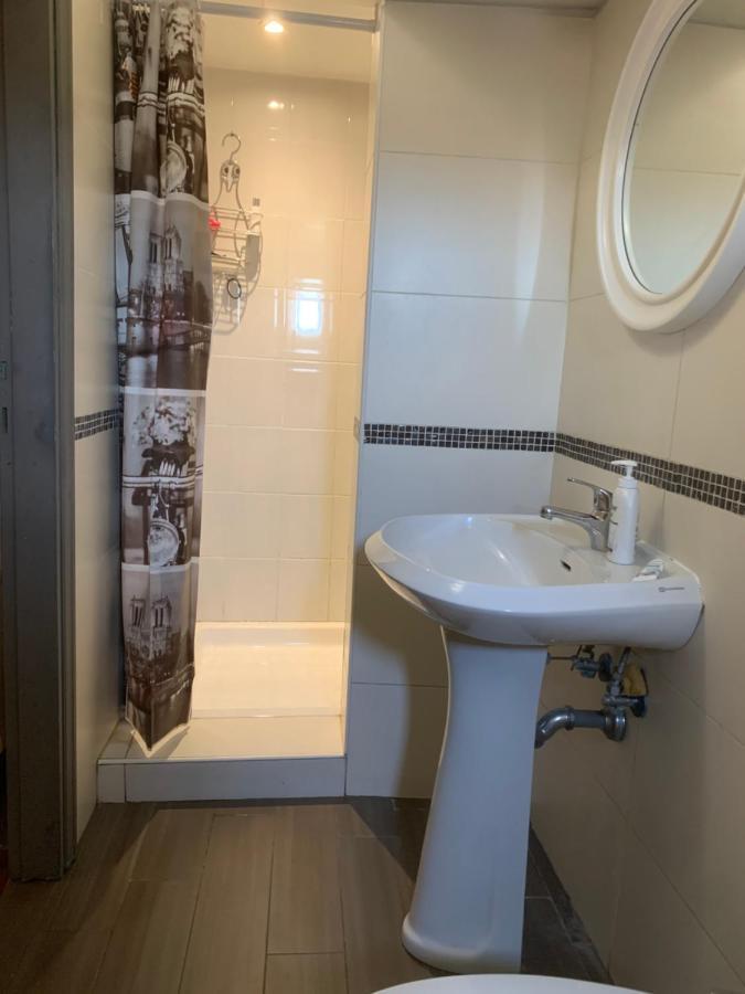 Short Stop Room Флоренция Экстерьер фото